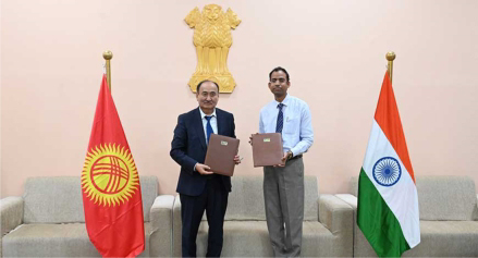 Officials from AMTZ and Kyrgyzstan at the medical equipment MoU signing